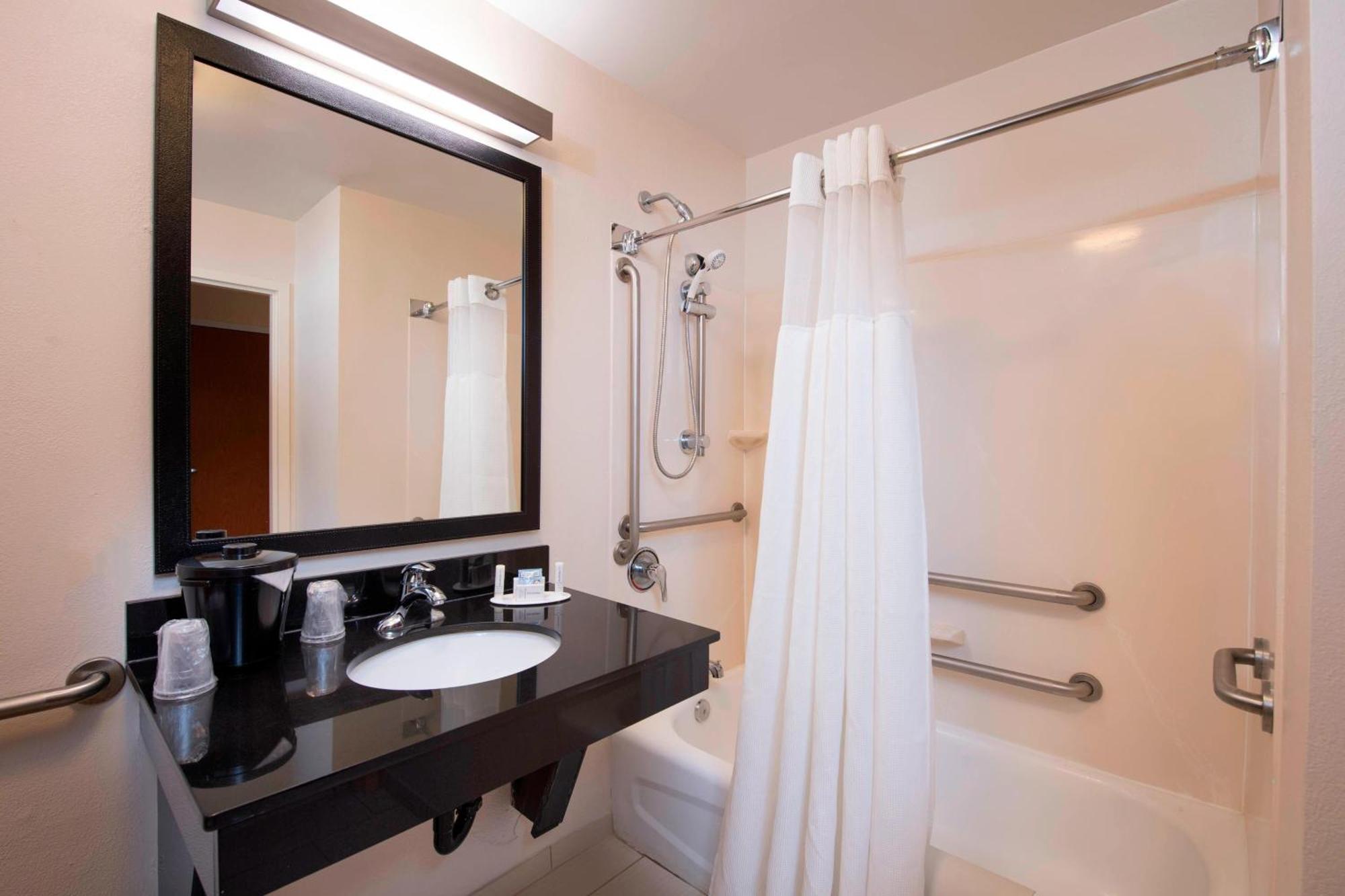 נורת' צ'רלסטון Fairfield Inn And Suites Charleston North/University Area מראה חיצוני תמונה