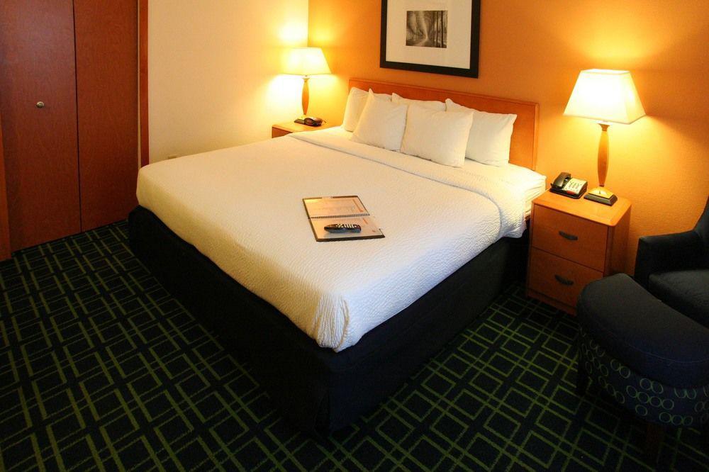 נורת' צ'רלסטון Fairfield Inn And Suites Charleston North/University Area מראה חיצוני תמונה